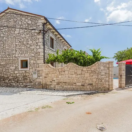 וילה Vila Sunce *